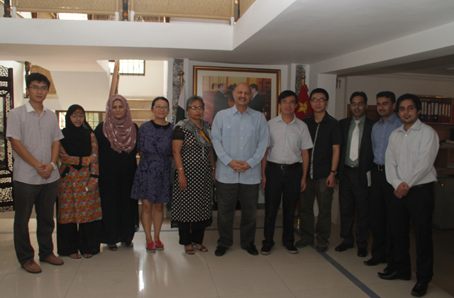 PEOPLE'S DAILY DELEGATION OF JOURNALISTS VISITS PCI